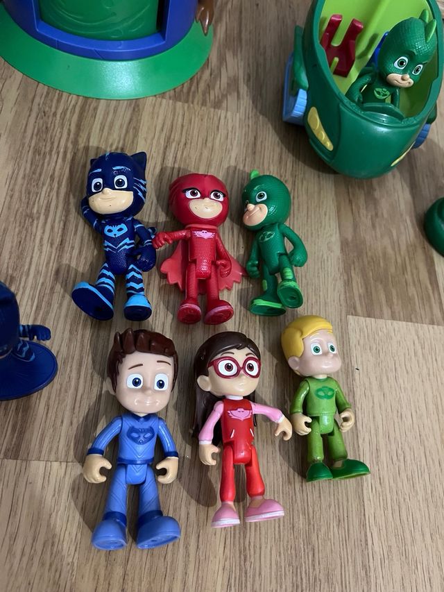 Torre Base PJ Masks con figuras personajes