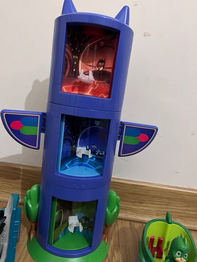 Torre Base PJ Masks con figuras personajes