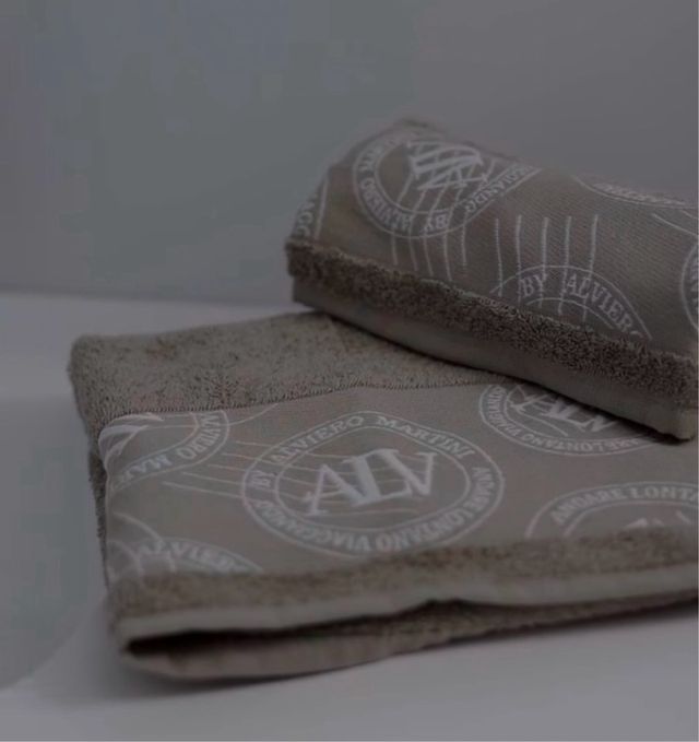 Asciugamani Alviero Martini  1 grande e 1 piccolo