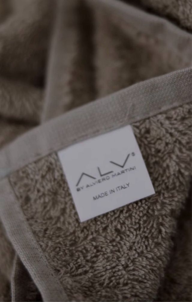 Asciugamani Alviero Martini  1 grande e 1 piccolo