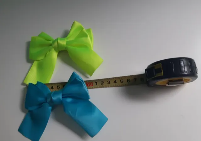 Fiocchi di tessuto blu e verde