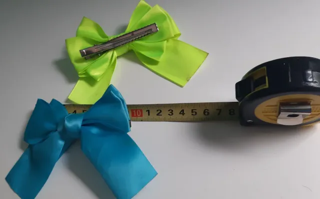 Fiocchi di tessuto blu e verde