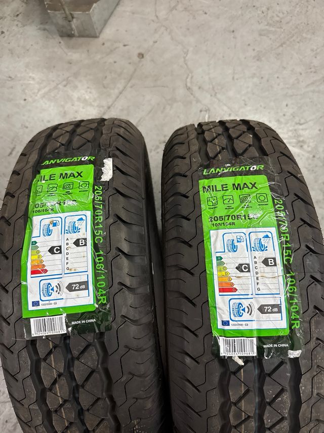 2 Neumáticos 205/70R15C 106/104R