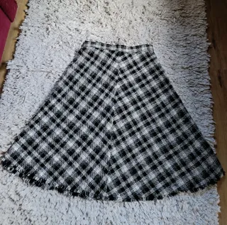 Falda larga Mango cuadros blanco y negro