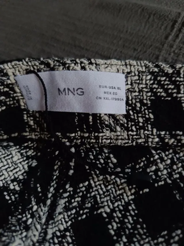 Falda larga Mango cuadros blanco y negro