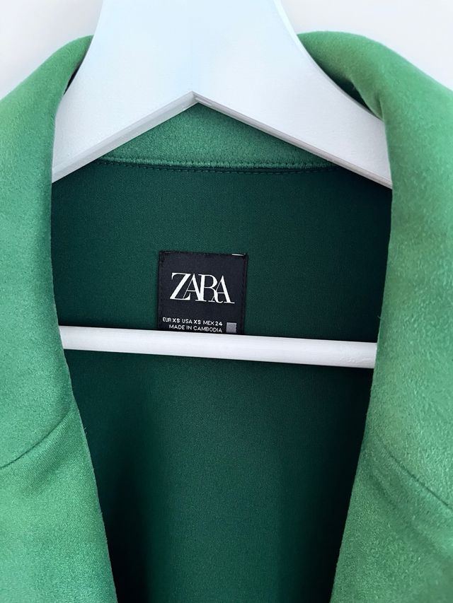 Abrigo verde Zara Talla S