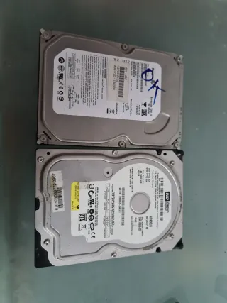 2 discos duros SATA 3.5 Western Digital