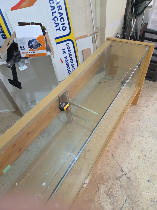 Mostrador Vitrina Tienda Madera y Cristal