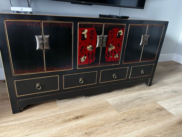 Mueble oriental madera lacada negro y dorado