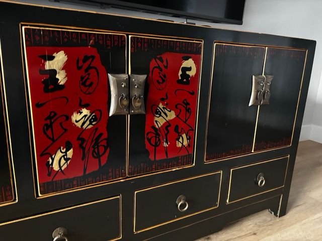 Mueble oriental madera lacada negro y dorado