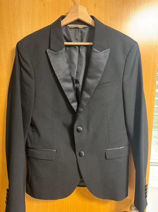 Americana Zara Negra Solapa Satén