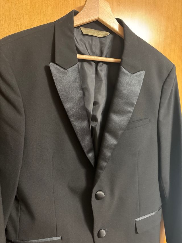 Americana Zara Negra Solapa Satén