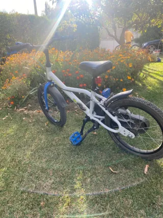 Bici infantil 16 B'Twin en muy buen estado .