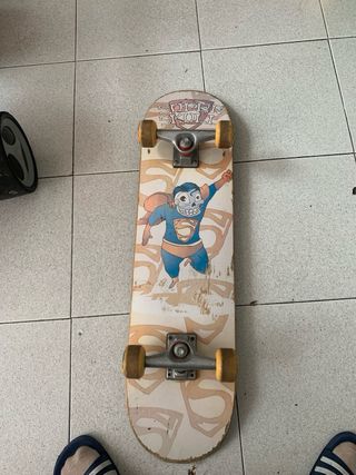 Skate Super Skull con diseño de Superman