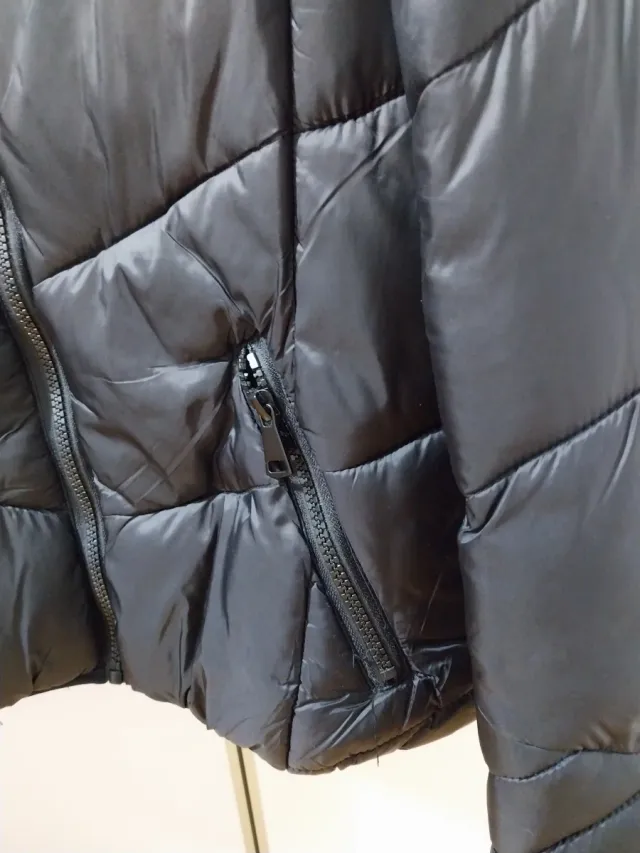 Cazadora acolchada negra mujer