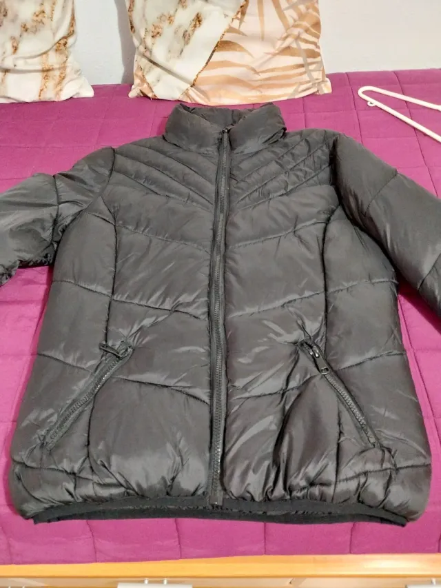 Cazadora acolchada negra mujer