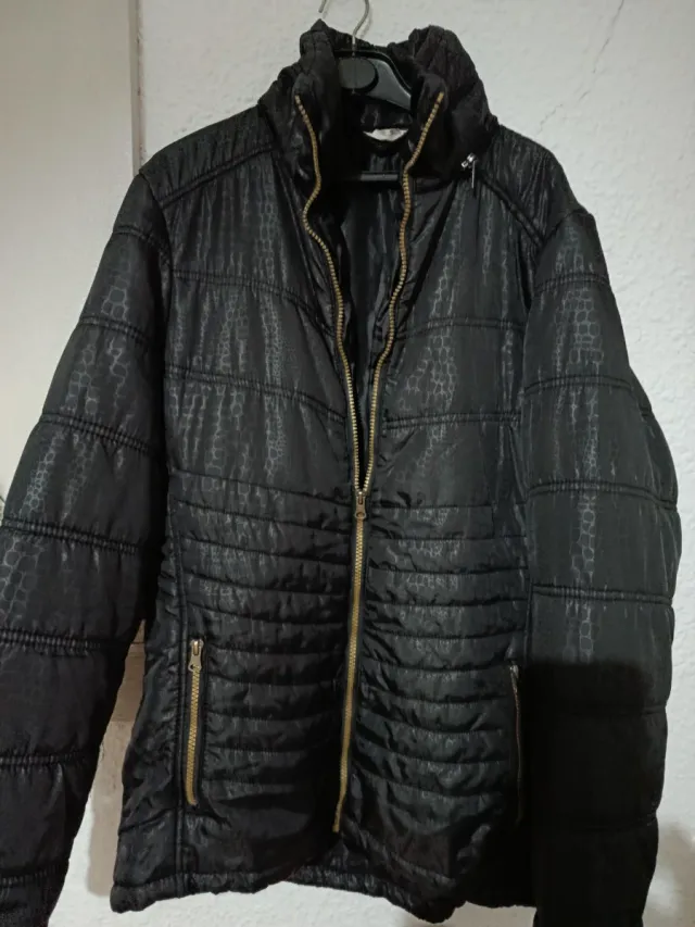 Chaqueta acolchada negra hombre