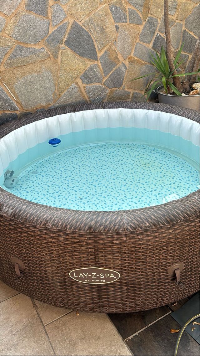 Jacuzzi Lay-Z-Spa Bestway para 4 personas