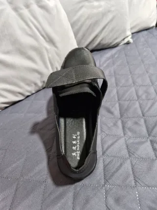 Zapatos negros planos