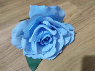 Conjunto flores celeste y blanca + pendientes