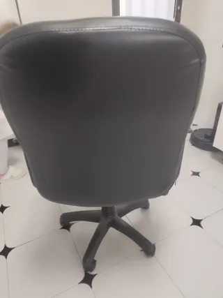 Sillón de oficina ergonómico negro