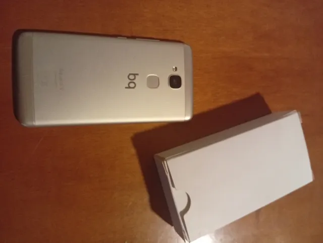 Smartphone bq Aquaris V Branco