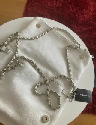 Bolso Misako blanco con cadena