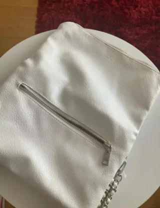 Bolso Misako blanco con cadena