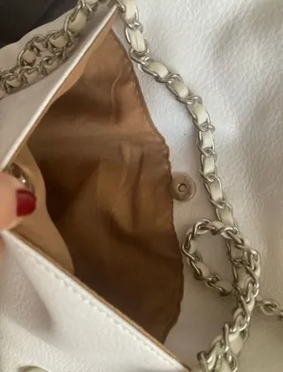 Bolso Misako blanco con cadena