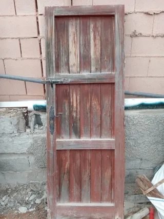 Puerta antigua de madera