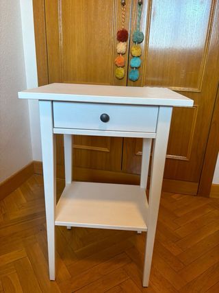 Mesita de noche IKEA madera maciza