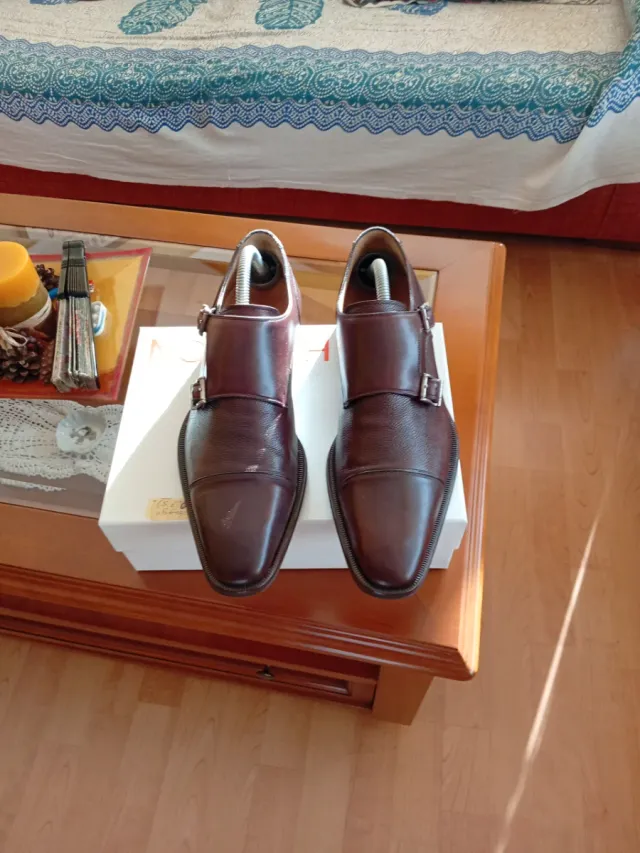 Zapatos de vestir marrones con doble hebilla