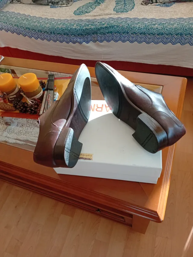 Zapatos de vestir marrones con doble hebilla