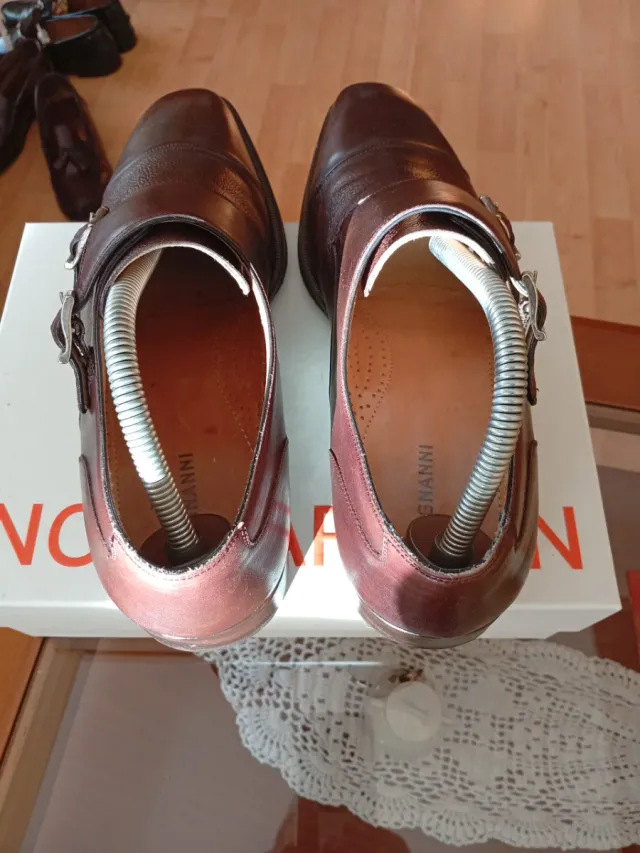 Zapatos de vestir marrones con doble hebilla