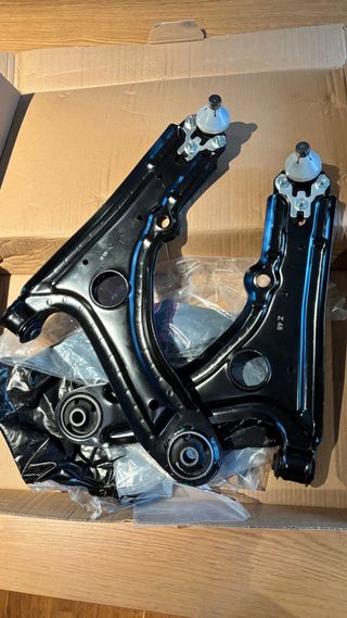 Brazos oscilantes delanteros VAG