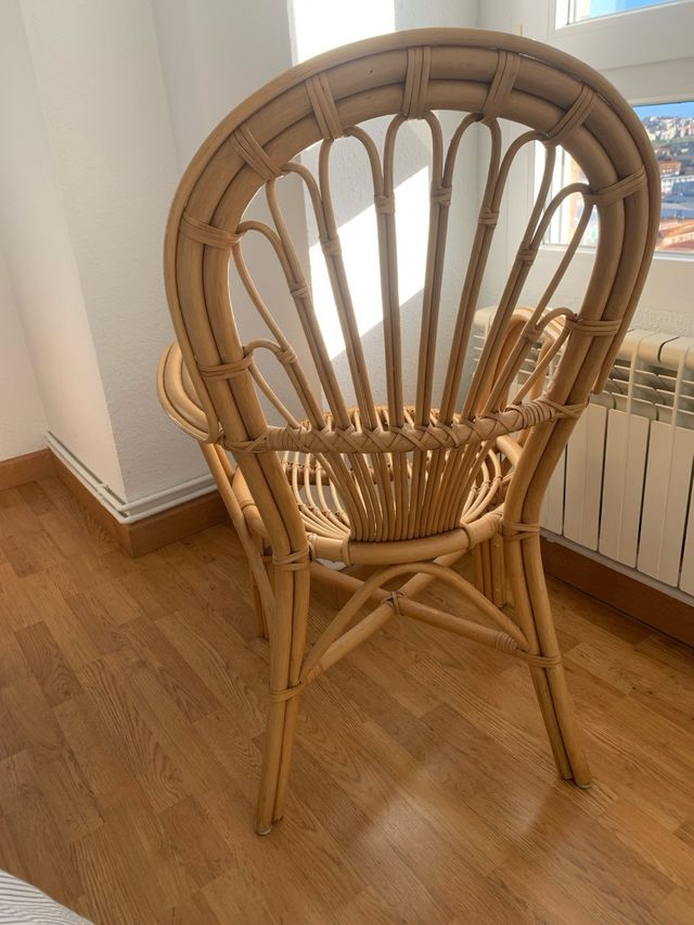 Silla de bambú y ratán