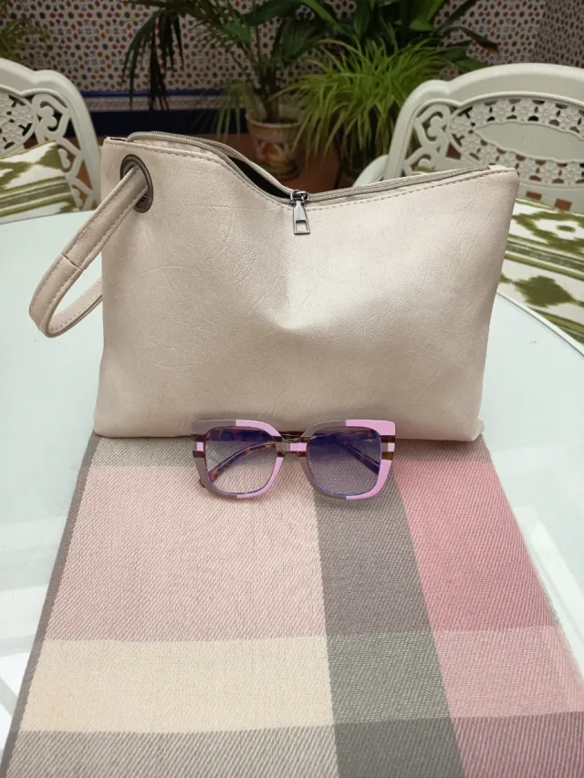 Conjunto: Mantoleta, Cartera y Gafas