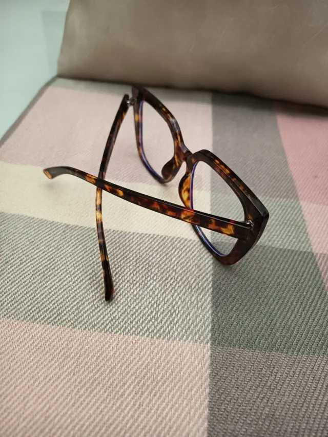 Conjunto: Mantoleta, Cartera y Gafas