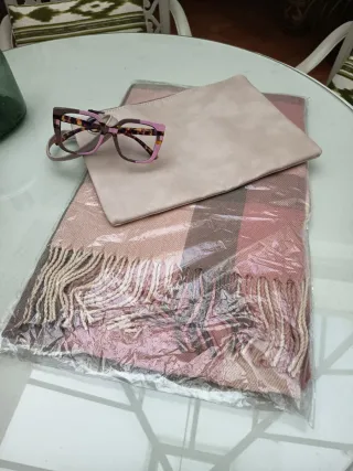 Conjunto: Mantoleta, Cartera y Gafas