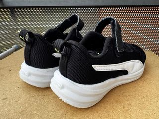 Zapatillas Puma niño negras