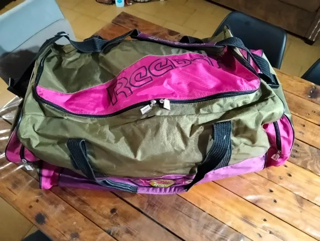 Bolsa Deporte Vintage Reebok Verde y Rosa. Grande!
