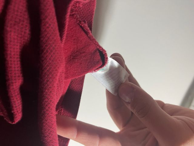 Polo Lacoste rojo con patrón – Talla M