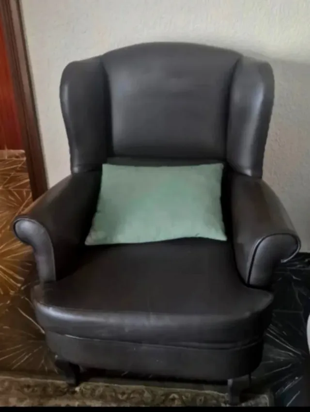 Sofá 2 plazas y 2 sillones de piel