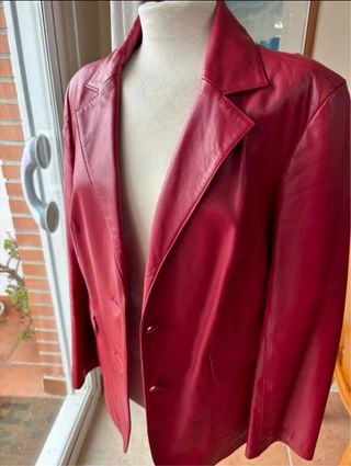 Chaqueta de cuero roja