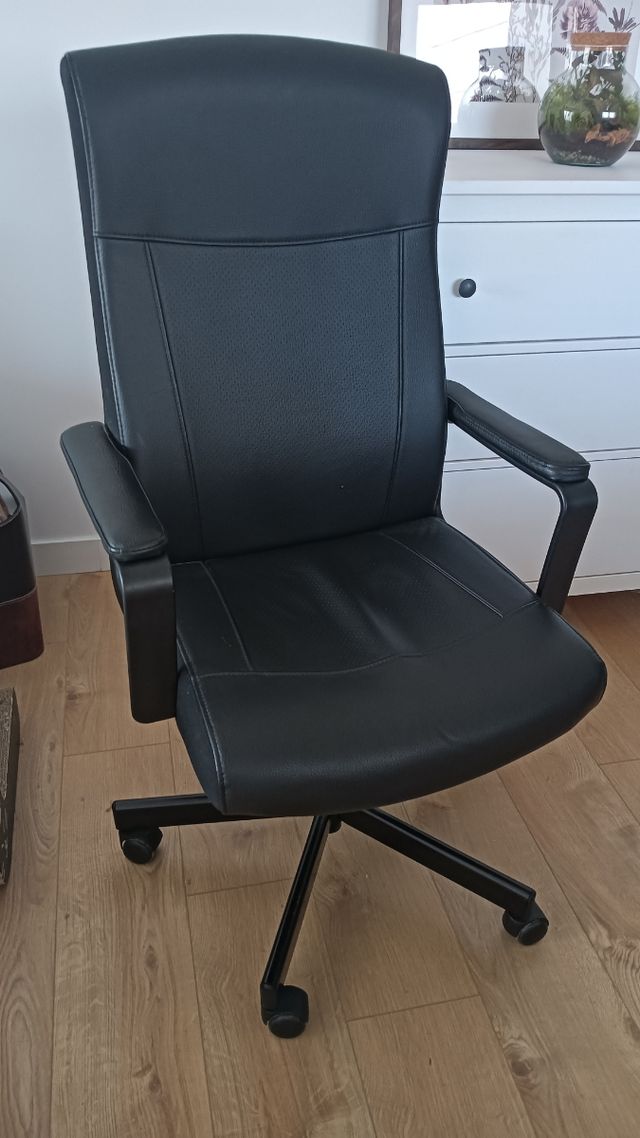 Silla de escritorio negra