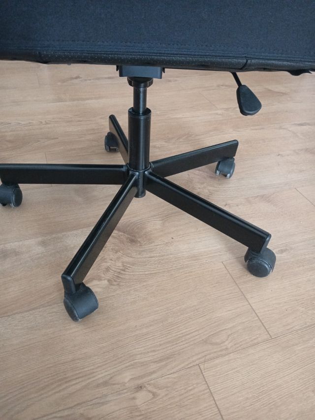 Silla de escritorio negra