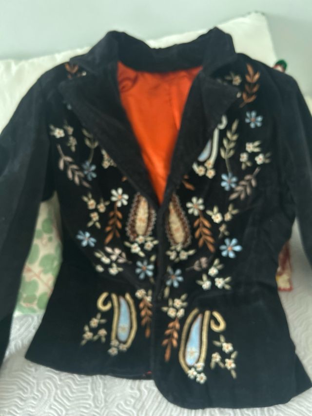 Chaqueta de terciopelo bordada