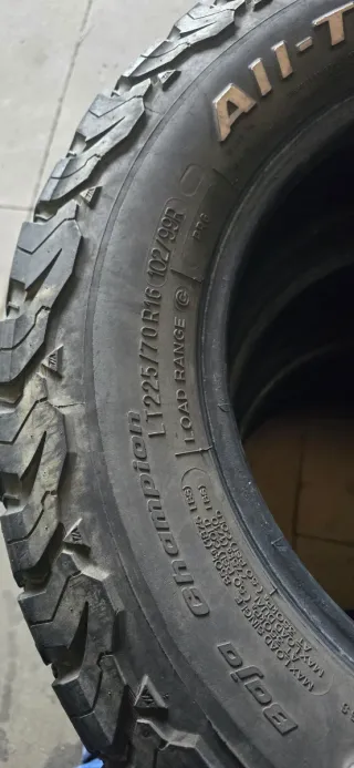 Neumáticos 225/70/16 4x4 todo terreno tacos