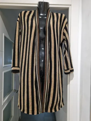 Gabardina larga mujer rayas beige y negro