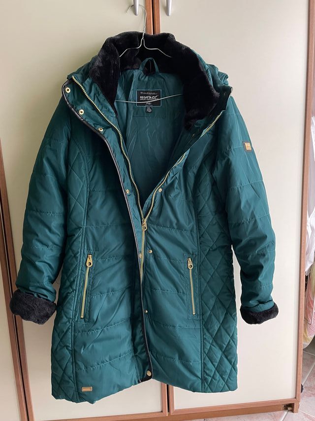 Giacca verde trapuntata con cappuccio